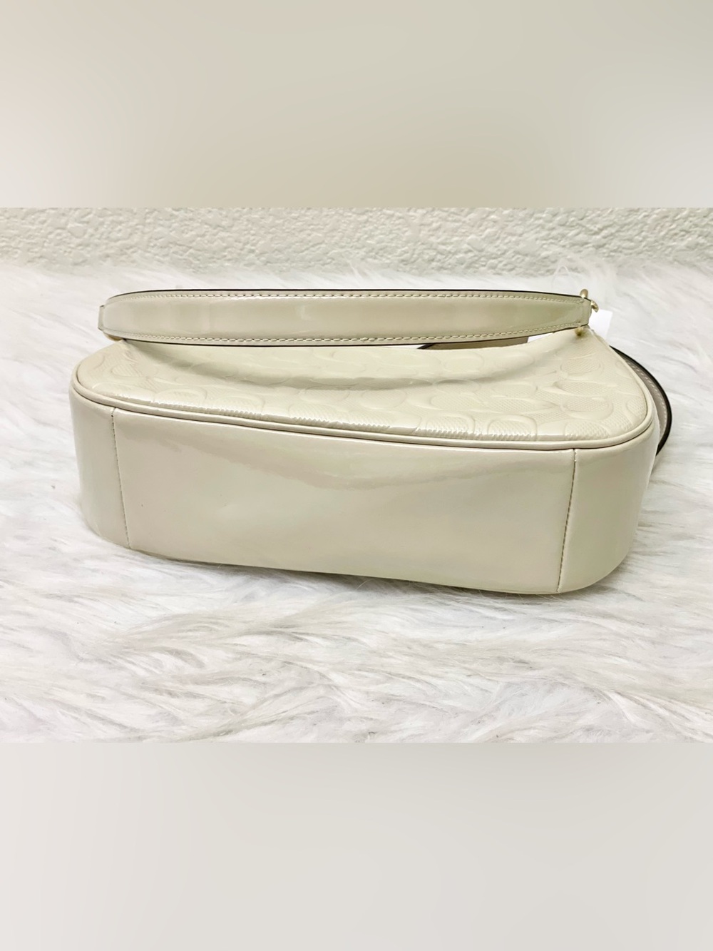 NWT Coach Teri Shoulder Bag In Signature Leather With Heart Charm in Chalk CDA98 - Picture 9 of 12